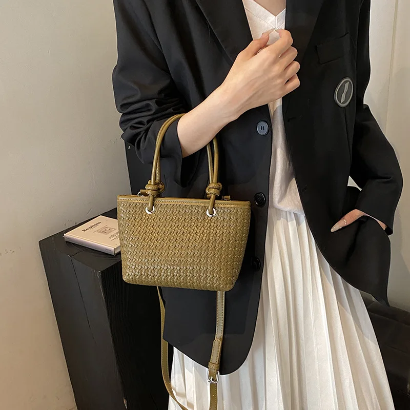 

Hand-held woven bag Shoulder bag Leather handbag Large capacity Women's handbag Women's shopping handbag Designer handbag