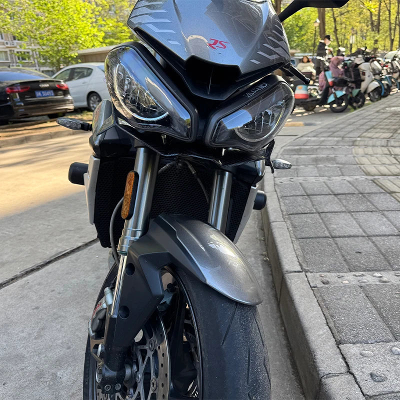 Carbon Fiber Motorcycle Exposed Front Spoiler Winglet Aerodynamic GP Wing Kit Spoiler New Suitable for Triumph Street Triple 765 2