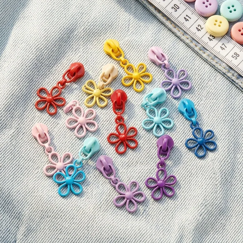 18pcs Random Color 5# Nylon Zipper Pulls with 18 Color Petal Charms Cute Sewing Accessories for Bags Clothes Dresses