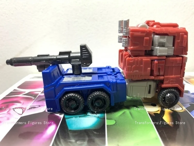 Disponibile Trasformatore Serie G WFC-K1 Optimus Prime G1 Film Cartoon Action Figure Anime Robot mobile Giocattoli da collezione popolari