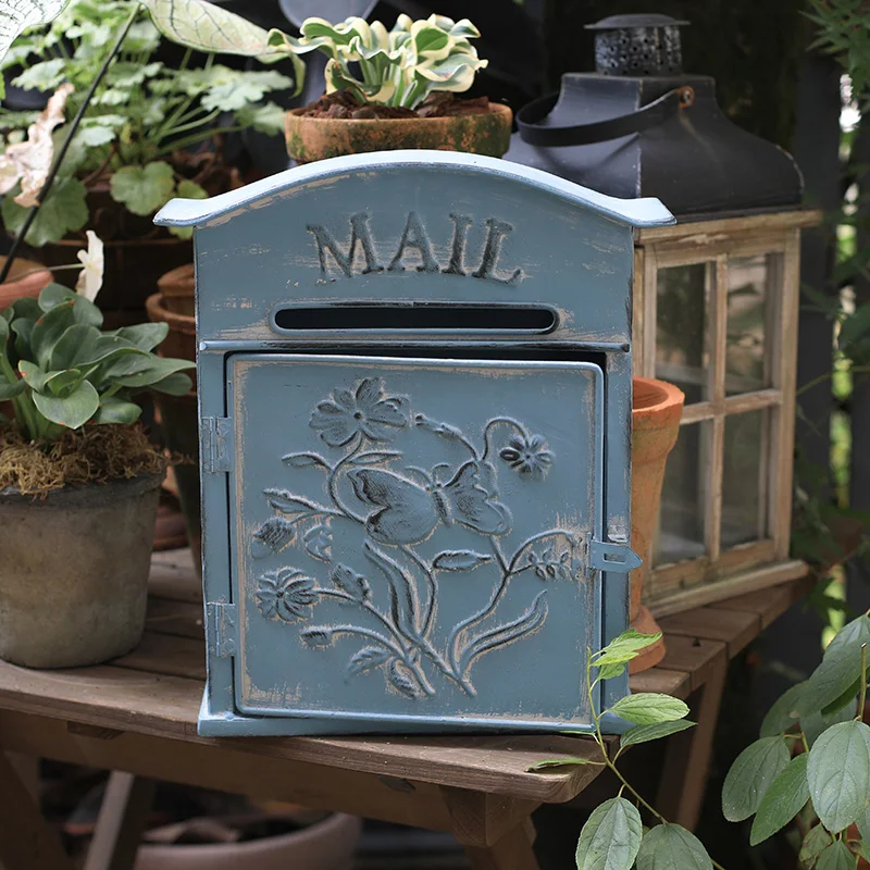 Garden Outdoor Mailbox, Metal Iron Post Box,European Style Vintage Letter Box, Size 26.5*10*31.5H CM, Blue,Green,Villa Family