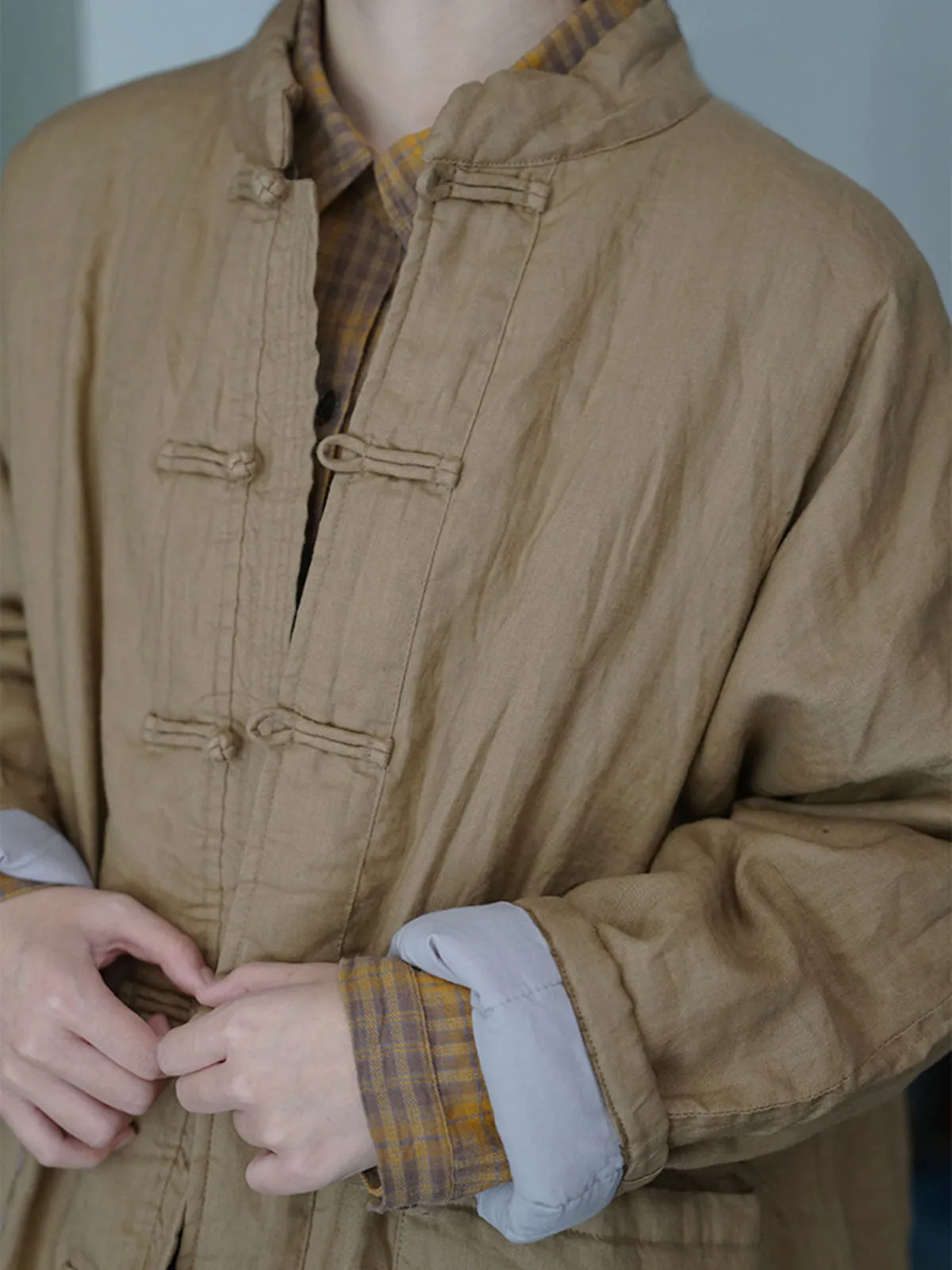 Giacca trapuntata sottile allentata in lino di qualità tinta unita da donna Autunno Inverno Abito cinese Tang con bottoni a rana Cappotto retrò con tasche
