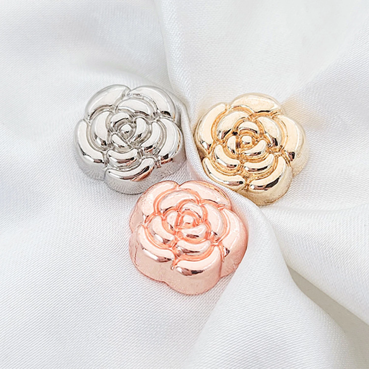 2pcs Flower shape Hijab Pins Muslim Multi-Use Magnet Scarf Brooch Clip Safe Hijab Pins Jewelry Gifts for Women Girl Teen