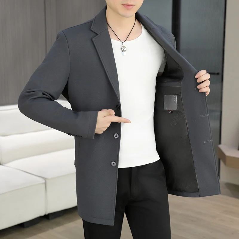 Nowa jesienna męska stylowa i modna kurtka wiatrówka w jednolitym kolorze, codzienna i uniwersalna, o średniej długości, w stylu koreańskim.