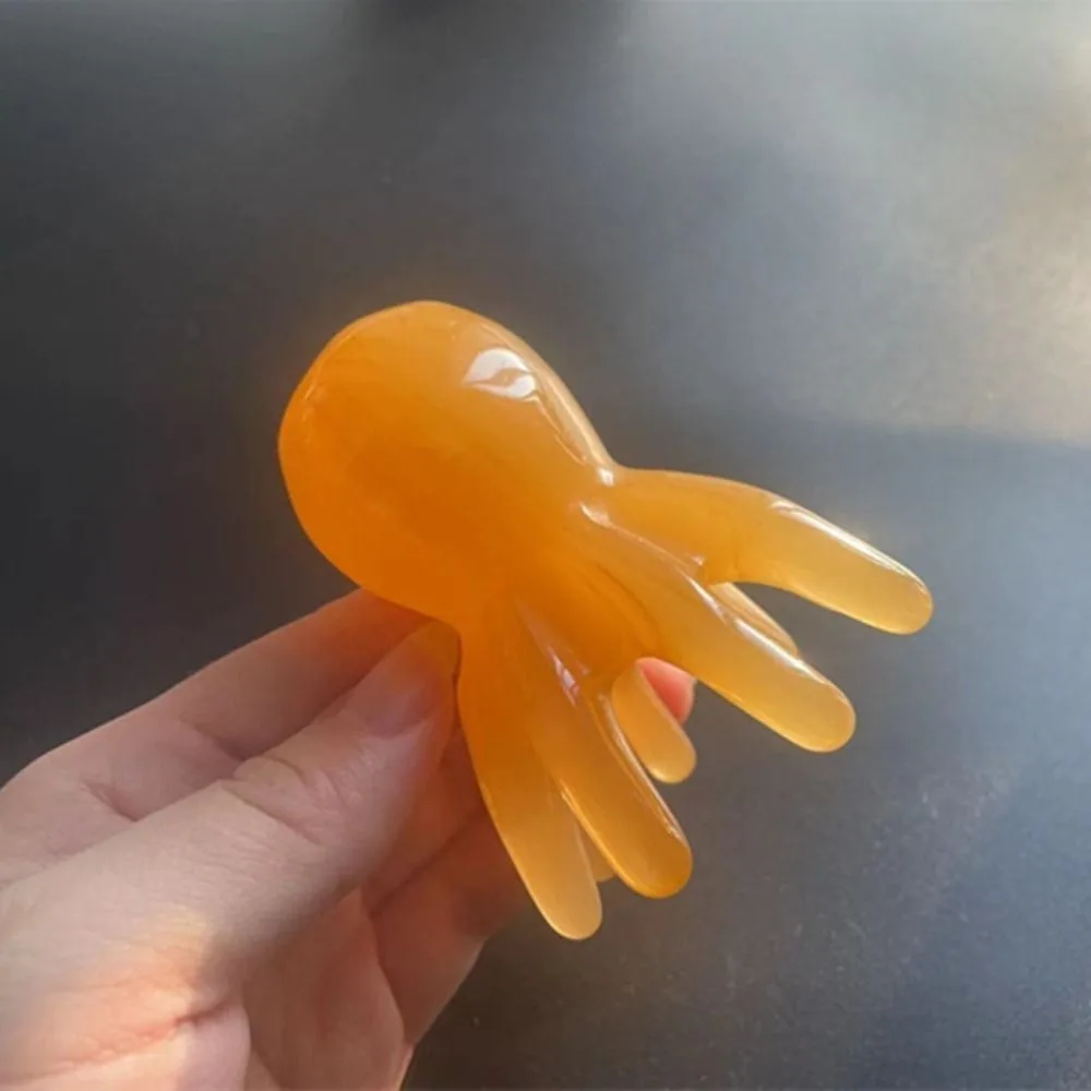 

Новая однотонная массажная расческа-осьминог, портативная, унисекс, из смолы, с восемью зубцами