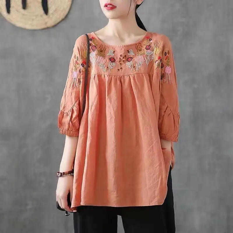 

Women's Embroidered Cotton Linen irt Doll Top Korean Sle round Ne ort Sve Regular Fit Commute Faion T-irt