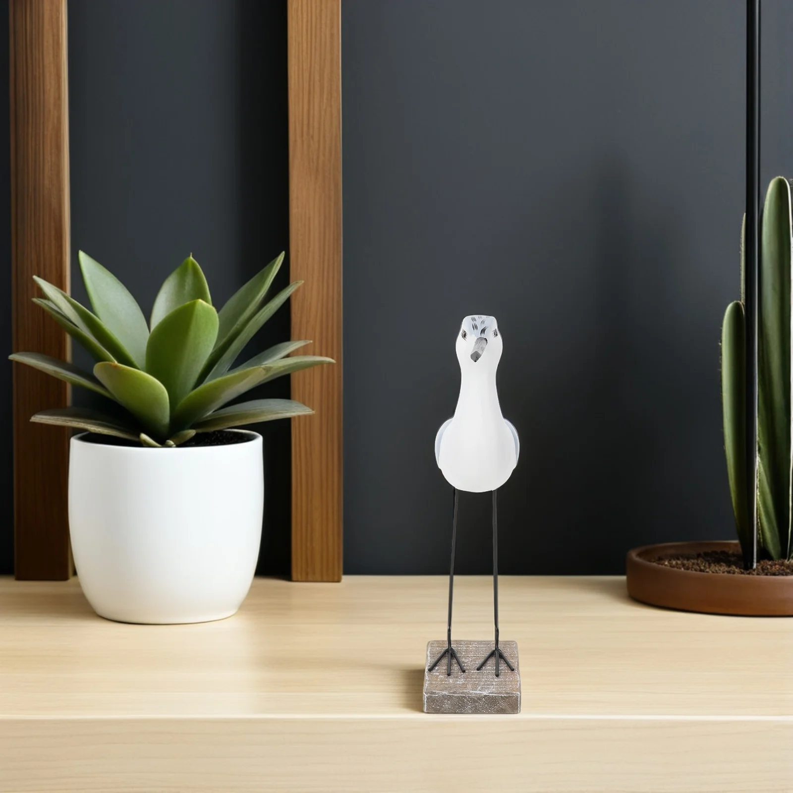 

Wooden Seagull Decoration Mediterranean Style Long-Tailed Coastal Bird Sculpture for Beach Home Ocean Table Decor Nautical