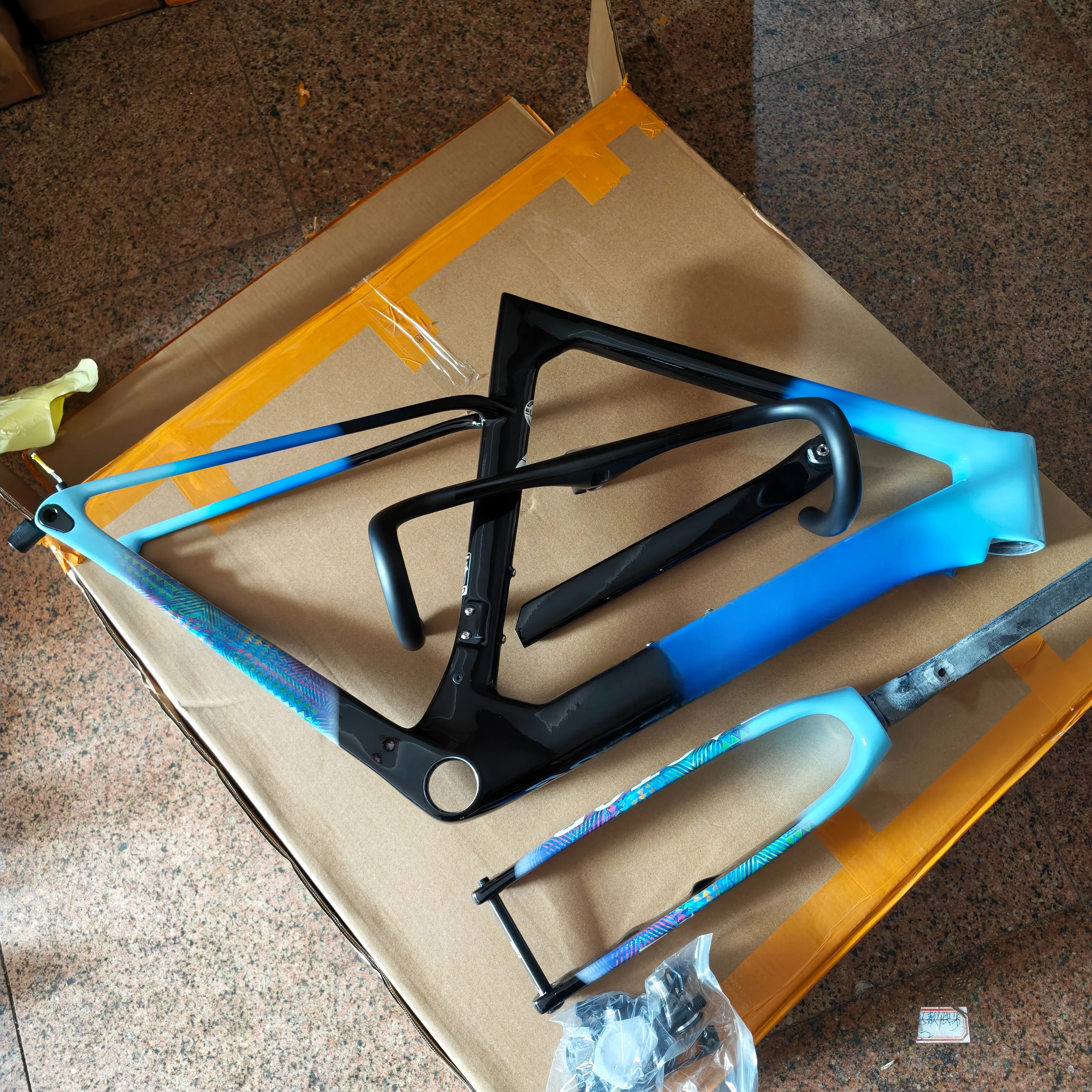 

High-Quality Ultra-Light Vam 2.0 Carbon Fiber Bicycle Frame with Handlebars, Road Disc Brake Frame, Racing Frame Set