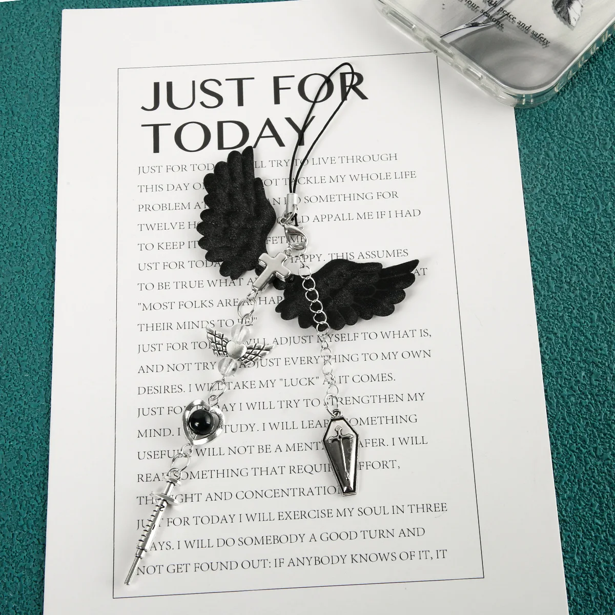 تصميم جديد 1 قطعة y2k نمط الأسود الجناح الصليب الخرز الهاتف المحمول سحر الأزياء سلاسل المفاتيح الحبل الهاتف المحمول ملحقات للتزيين #3