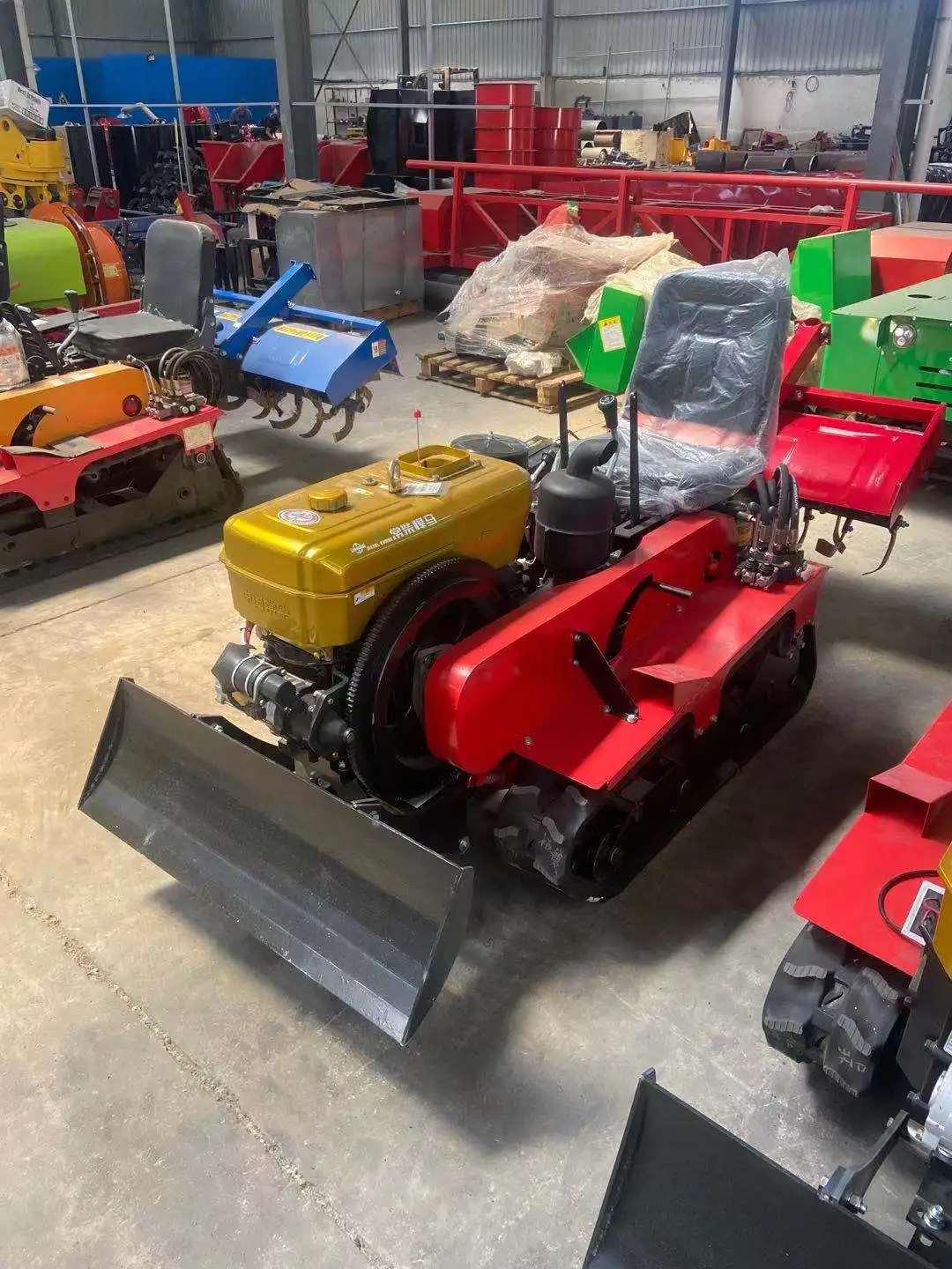 2025Coltivatore rotativo agricolo Trattore da giardino Tillers Tractor cingolato Motoseggia rotante