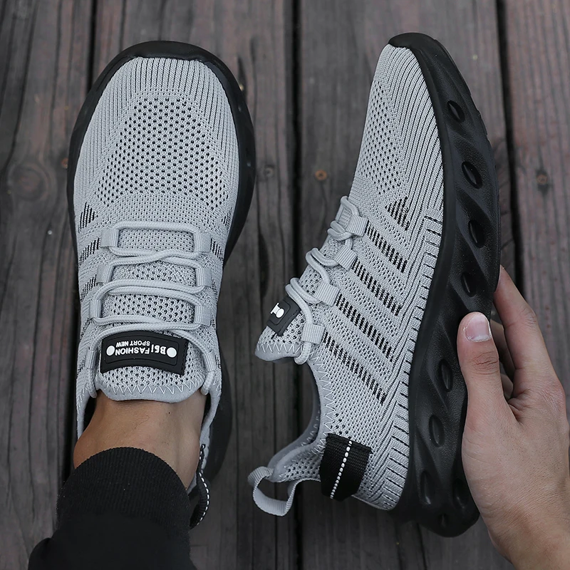 

Men's Grey Road Running Shoes Lightweight Jogging Outdoor Mesh Casual Shoes Breathable Comfortable Non Slip Lace Up Sneakers