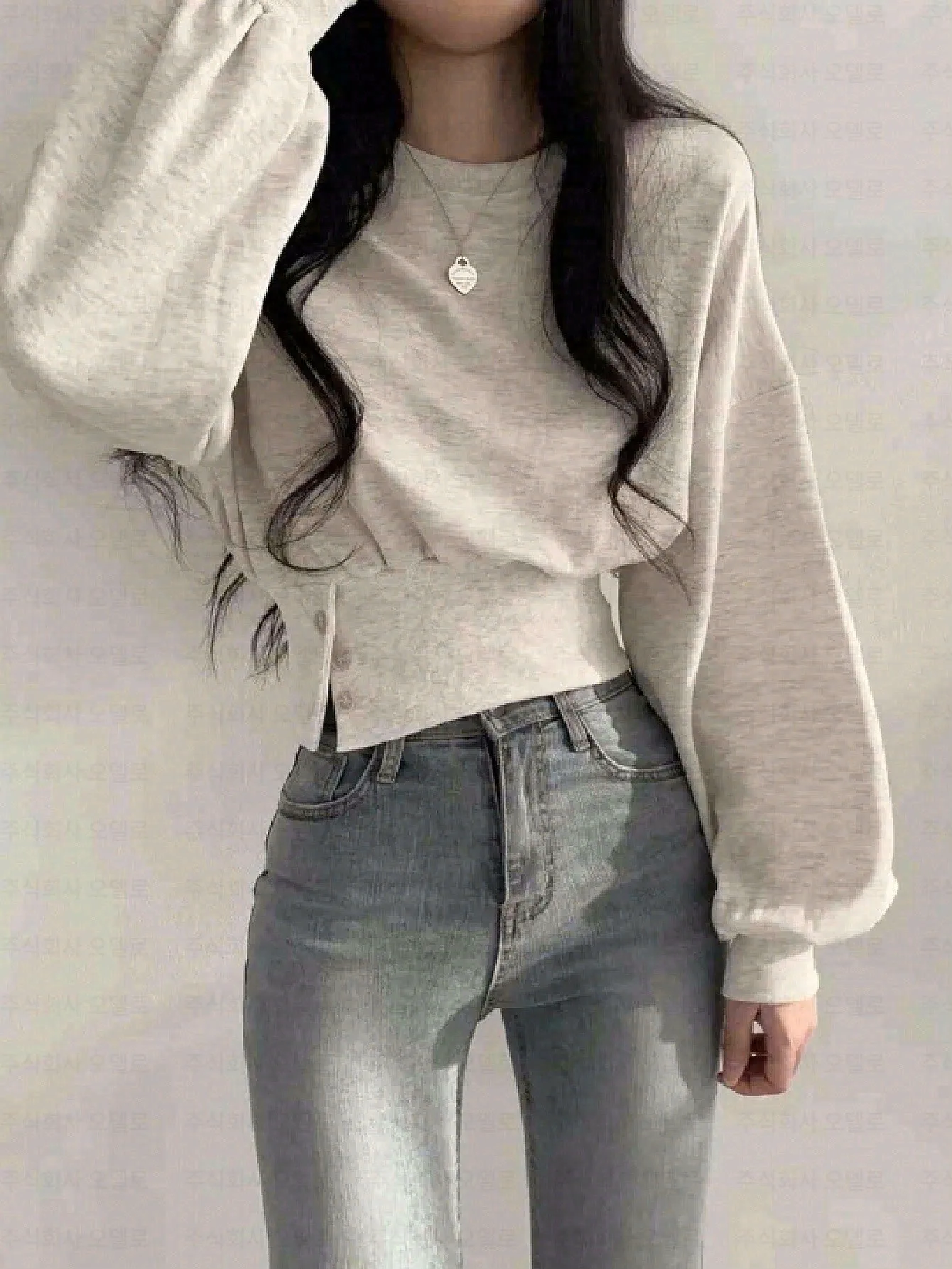 Women's Gray Short Sweatshirt, Long Sleeve, Round Neck, Button, Waist Slimming, Autumn, Korean Aesthetic Design