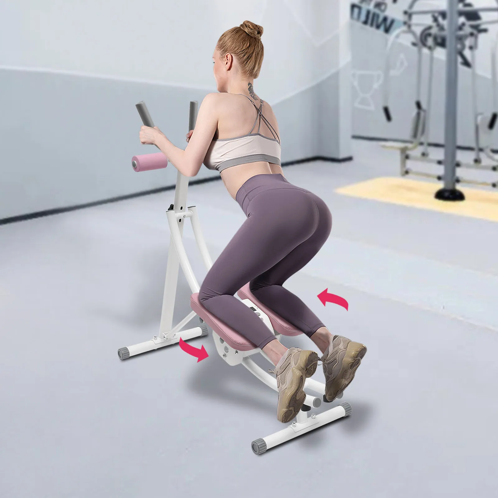 Składana, oszczędzająca miejsce maszyna do ćwiczeń mięśni brzucha z miękką piankową poduszką do klęczenia, podwójna prowadnica łukowa i trójkątna podpórka, stabilna konstrukcja.