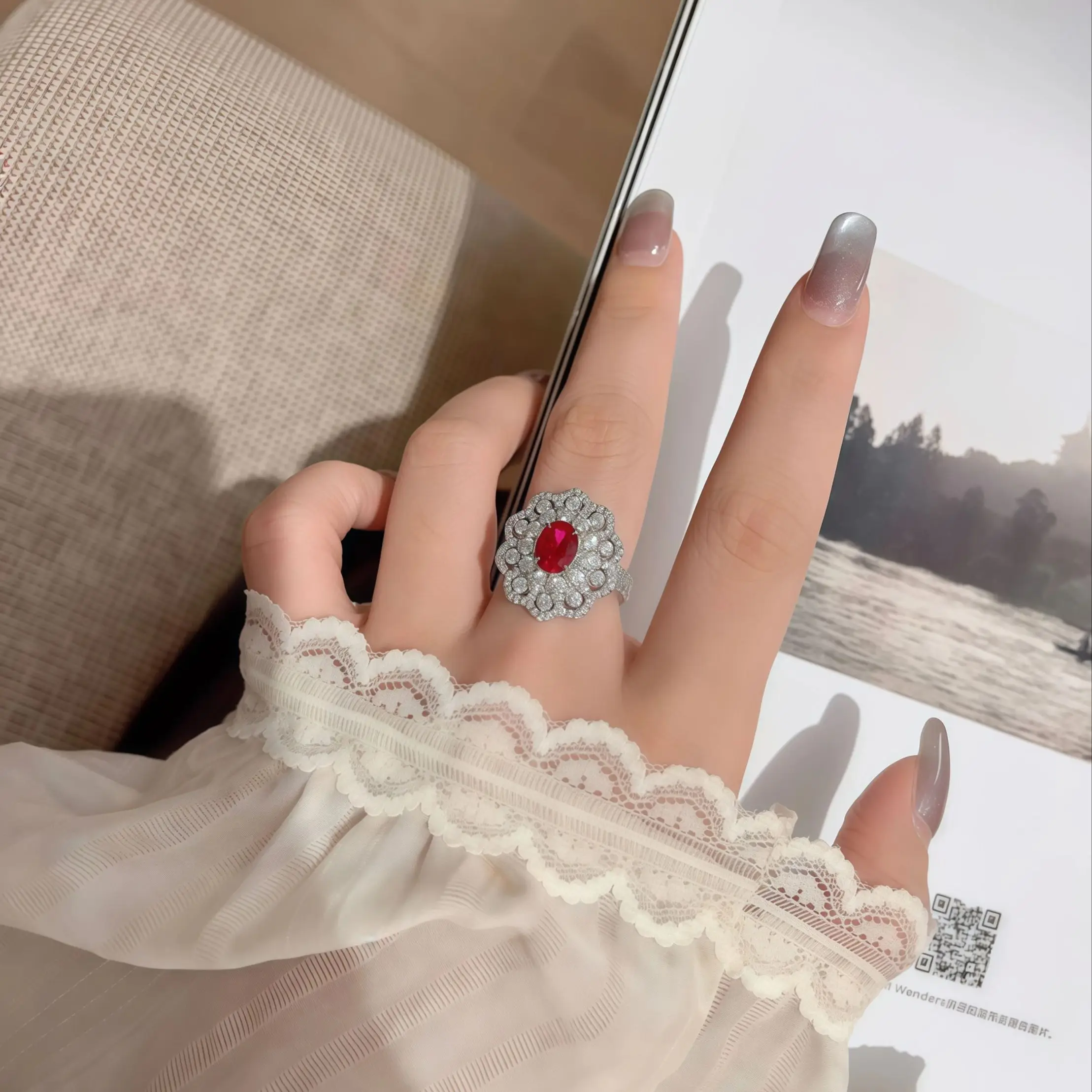 WENXIN العلامة التجارية عالية الجودة المبيعات الساخنة الكلاسيكية حمامة الدم الأحمر البيضاوي الدائري مع عالية الكربون الماس والياقوت مجموعة خاتم