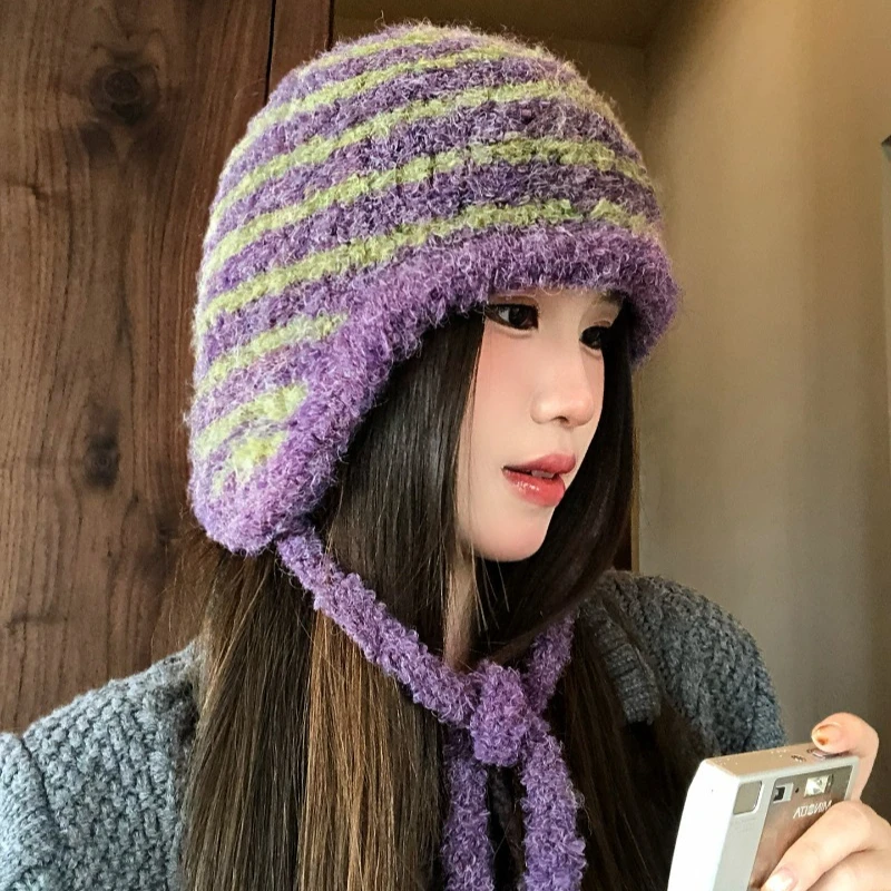 Retro-Streifenmuster, Ohrenschutz, Fliegermützen für Herbst und Winter, Nischenartikel, warme und flauschige Strickmütze für Damen, Beanie-Mützen. – Detail 2