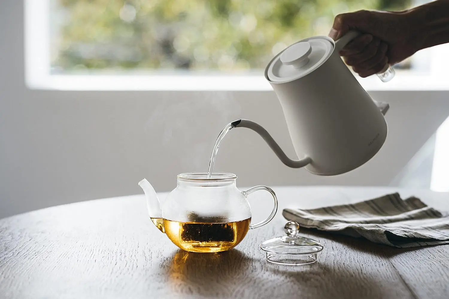 K07A BALMUDA The Pot 0.6L electric kettle 100V only Japan Import 2022 Model (White)