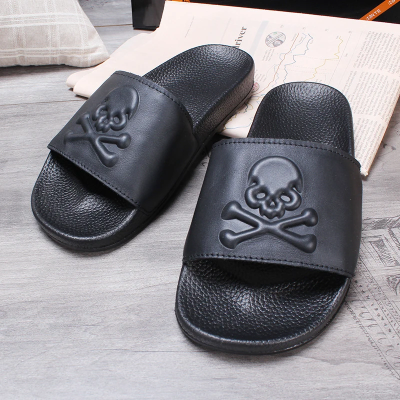 2023 New Arrival Women Genuine Leather Skull Slippers Men's Solid Flat Non-slip Rubber Soles Metal Skull Slides Unisex