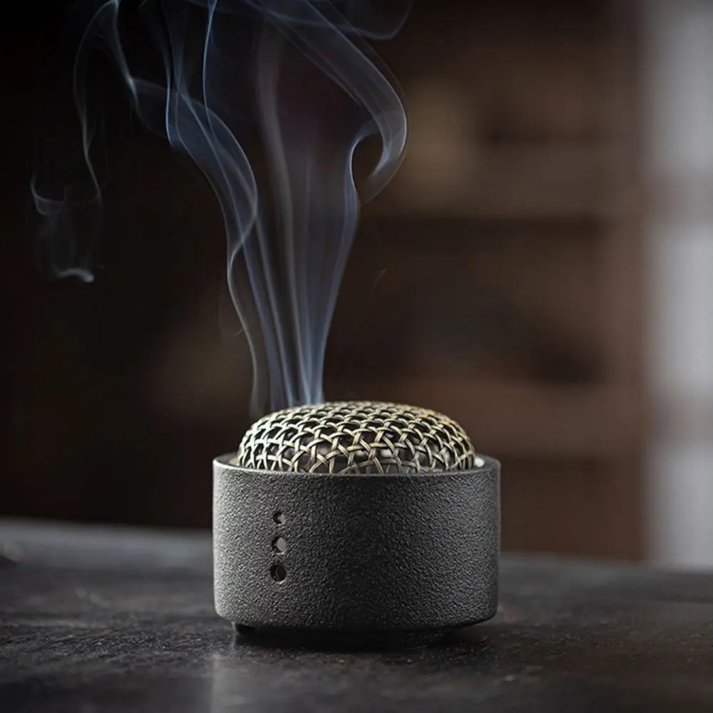 

Antique Style Ceramics Line Incense Burner Retro with Lid Aromatherapy Holder Creative Small Sandalwood Agarwood Stove Patio