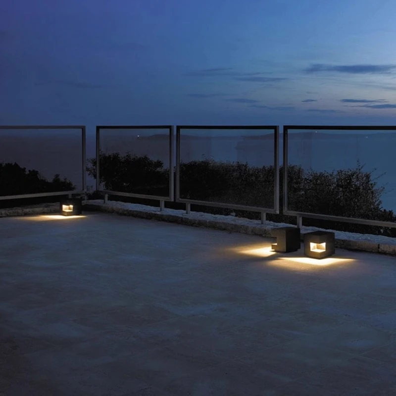 

Outdoor Solar Post Light Waterproof Modern Landscape Lighting for Garden and Lawn