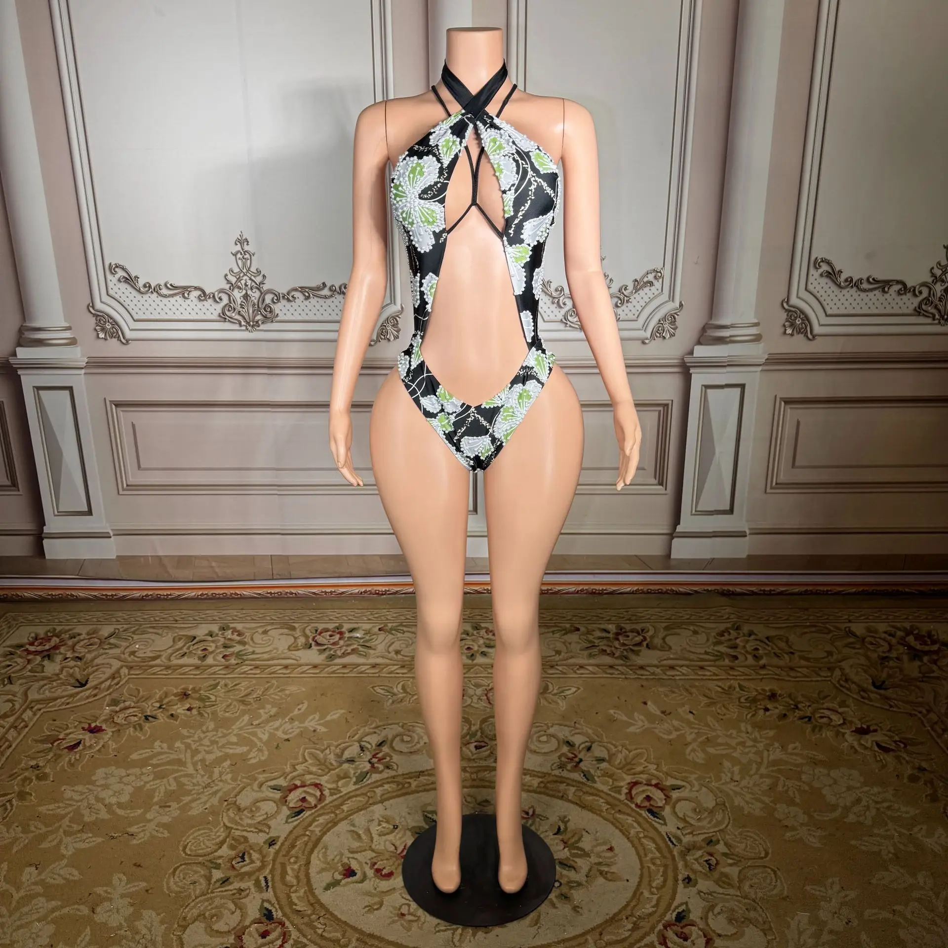 New Style Bikini Black Open-necked Strapless One-piece Swimming Suit for Hot Spring Resort and Beach Wear