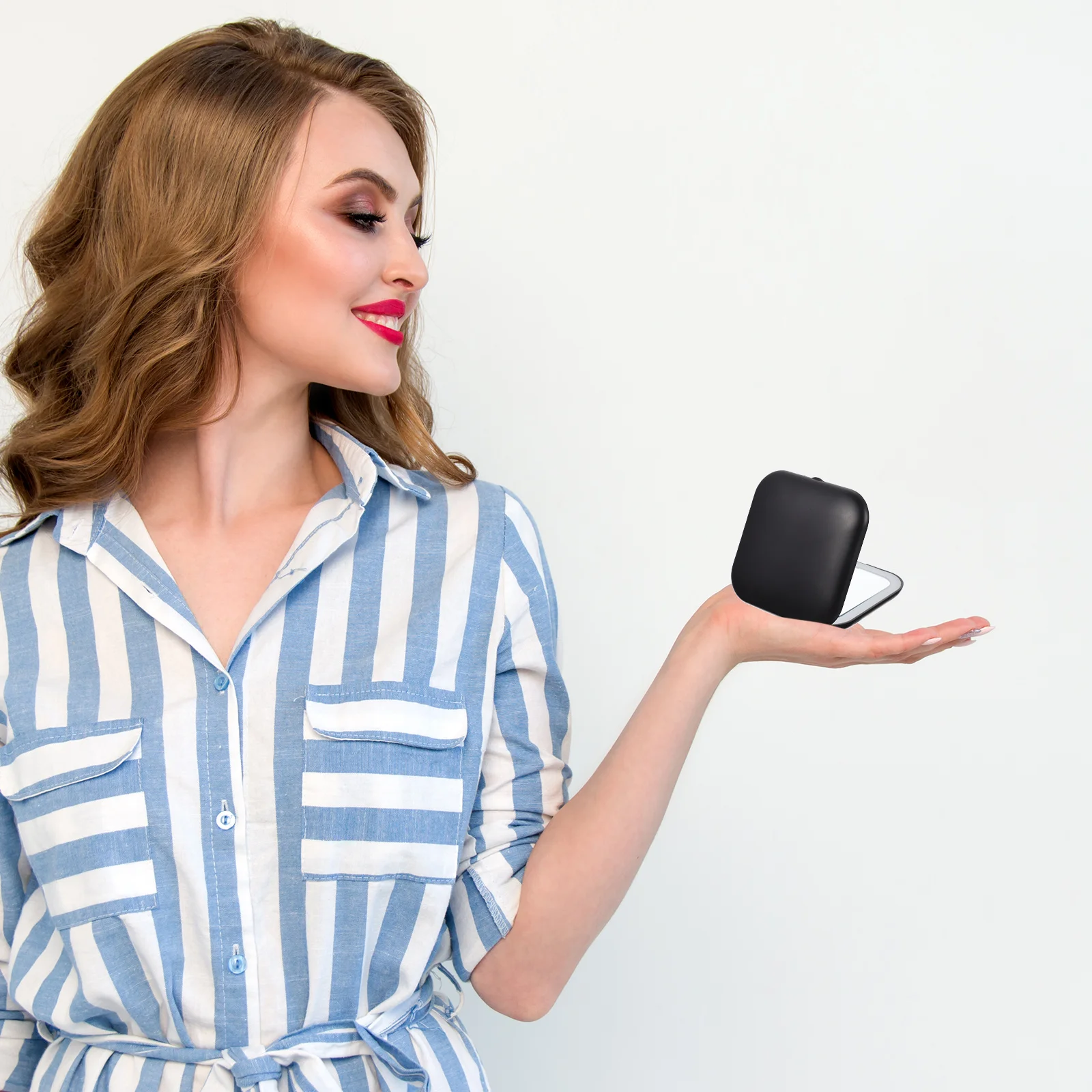 Kompakter, zusammenklappbarer LED-Make-up-Spiegel, tragbarer kleiner Reisespiegel, leichte Make-up-Werkzeugspiegel