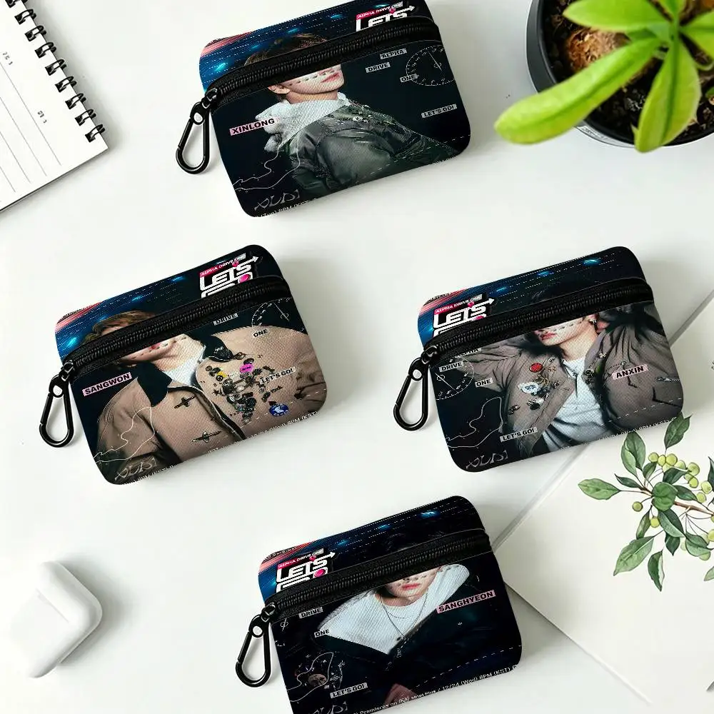 Kpop A-Alpha D-Drive O-One Anime Daily Carry Oxford Fabric Small Coin Purse Multi-use Storage Pouch For Keys Cards Coins