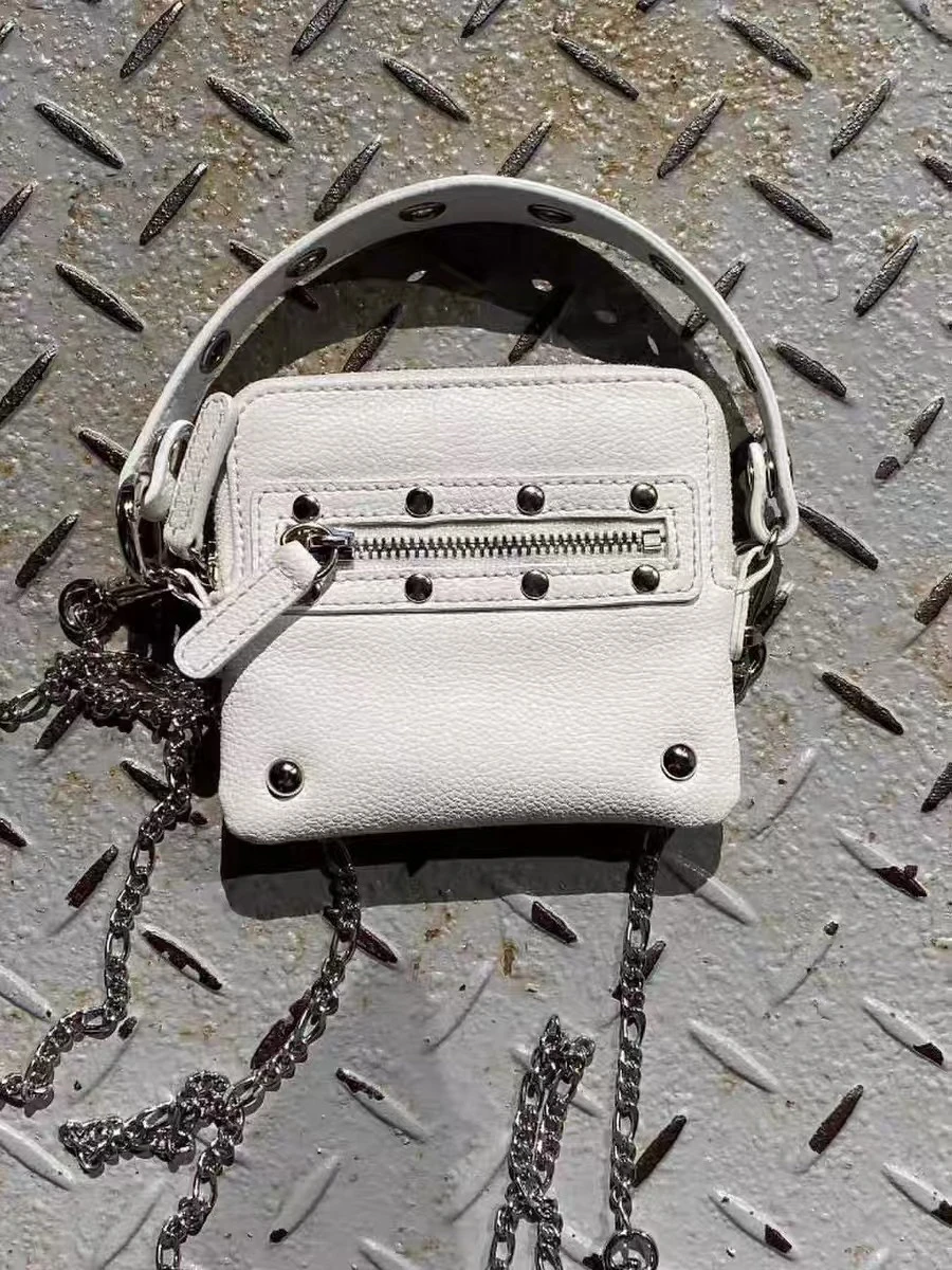 

2025 New Heavy Du Rivet Design Faionable Chain Crossbody Waist Bag Handheld Small Square Bag ex Daily Use PU Leather