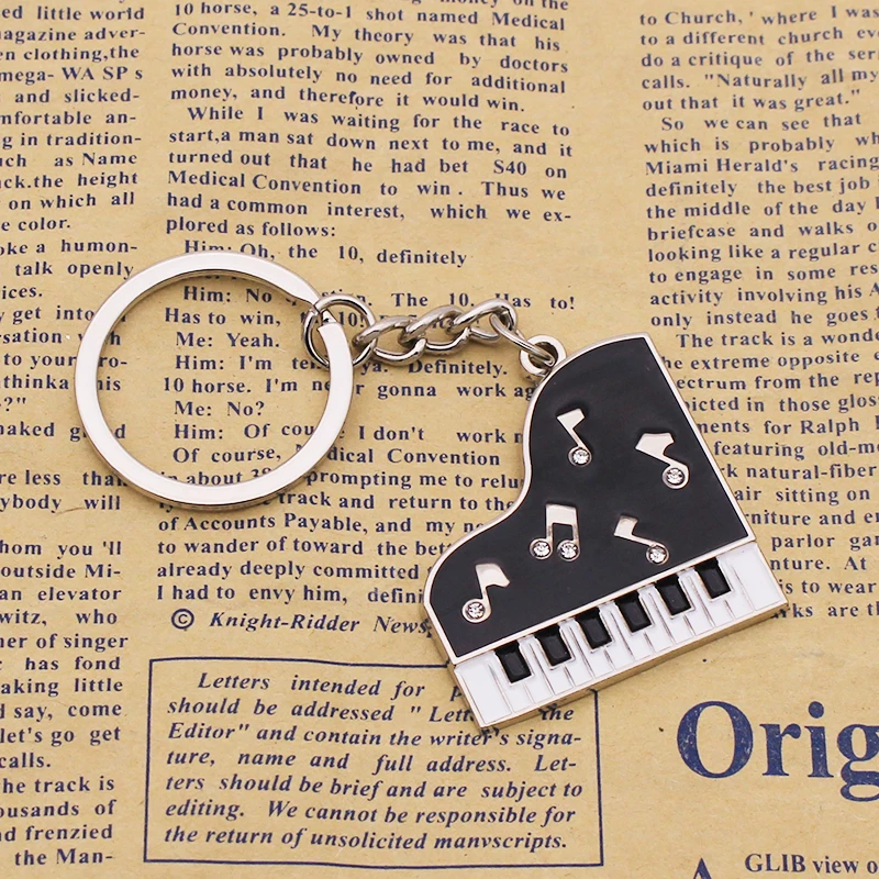 Creative Diamond Drip Glue Piano Keychain Personalized Metal Music Pendant Gift