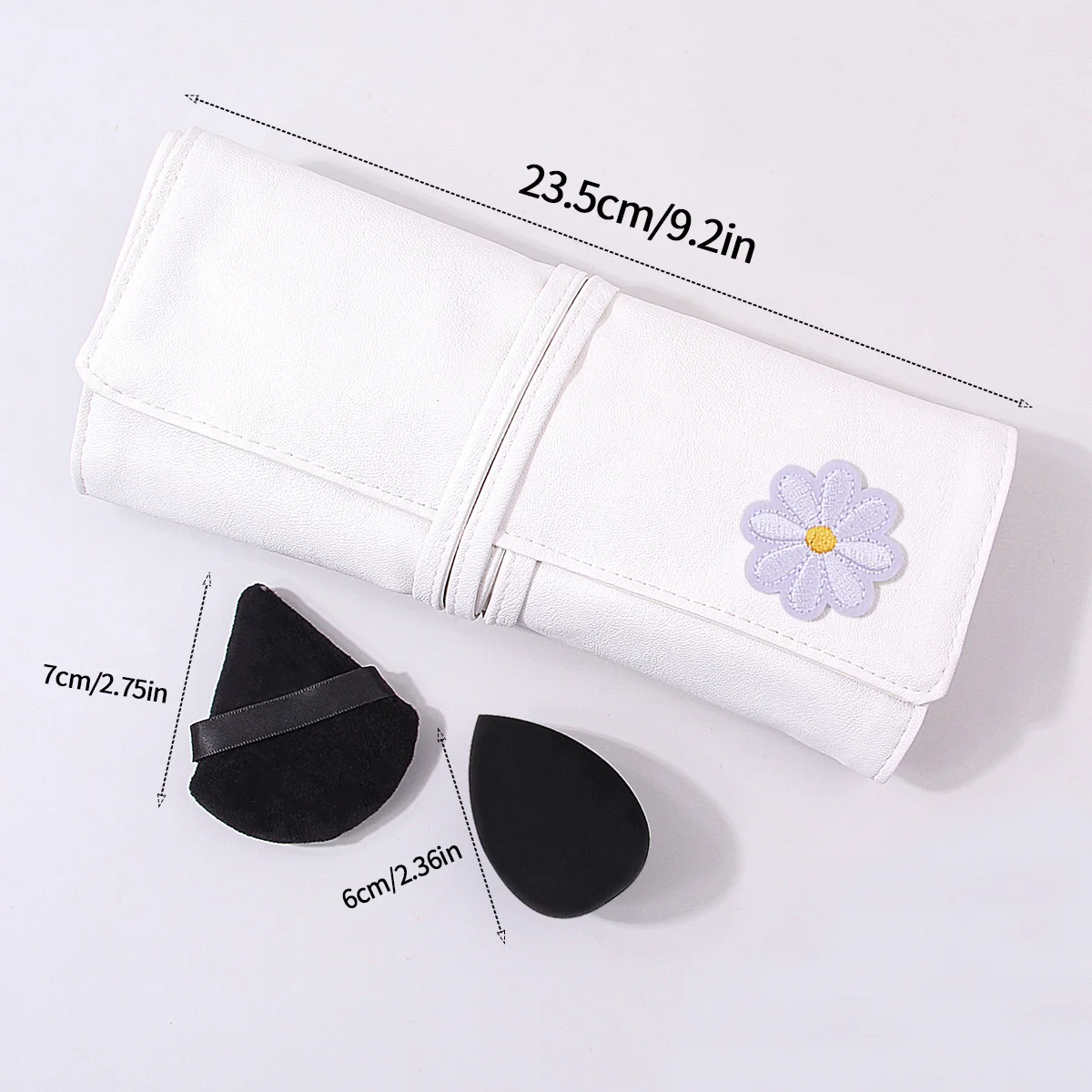 17個のメイクアップツールセットには、次のものが含まれます：14個のメイクブラシセット+1個のメイクアップスポンジ+1個の三角パウダーパフ+1個の12穴収納バッグ