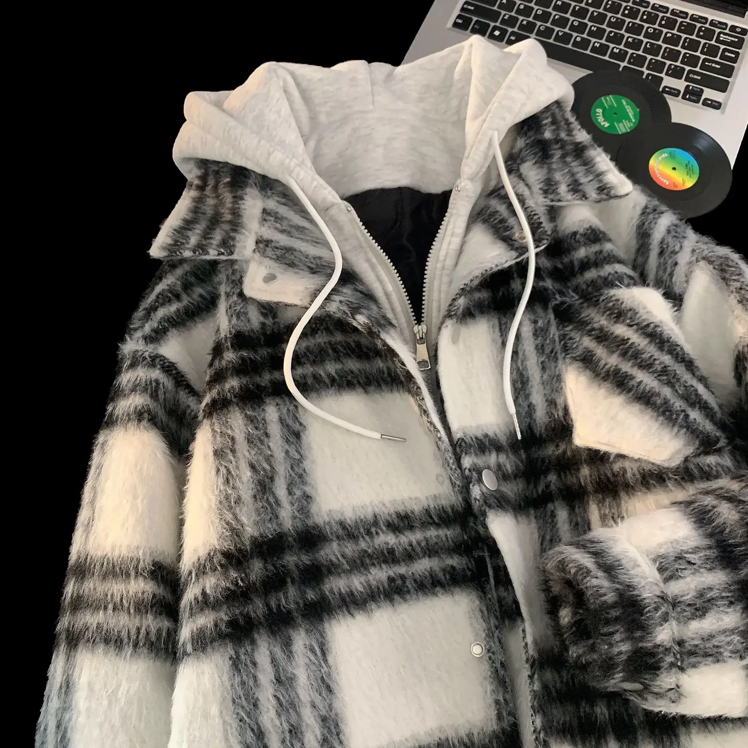 Luxury Autumn Winter Jackets Hooded Zipper Coat Fake Two Pieces Windbreaker Loose Plaid Outerwear Design Brand Men Clothes Trend