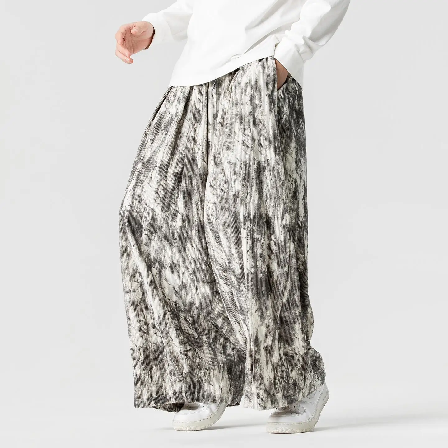 

Вельветовые брюки мужские осень-зима японские самурайские повседневные теплые брюки мужские винтажные свободные мужские брюки с завязками на шнурке плюс размер 5XL