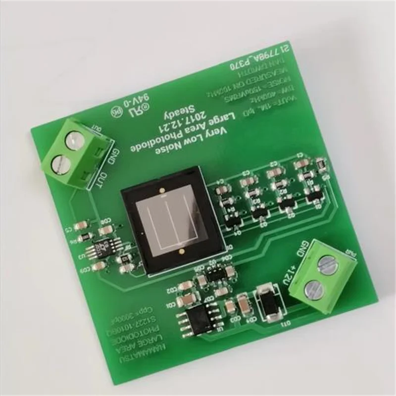 Ultra low noise large-area photodiode amplifier, silicon photovoltaic cell amplifier