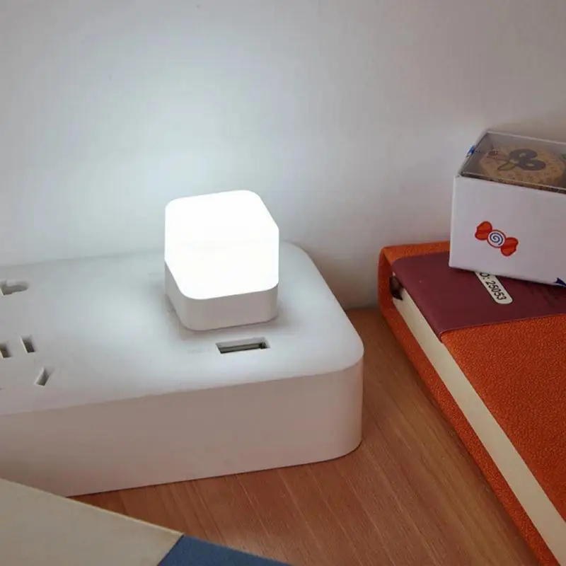 USB Small Night Light LED Eye Protection Square/round Reading Light Computer Mobile Power Computer Charging Mini Table Book Lamp