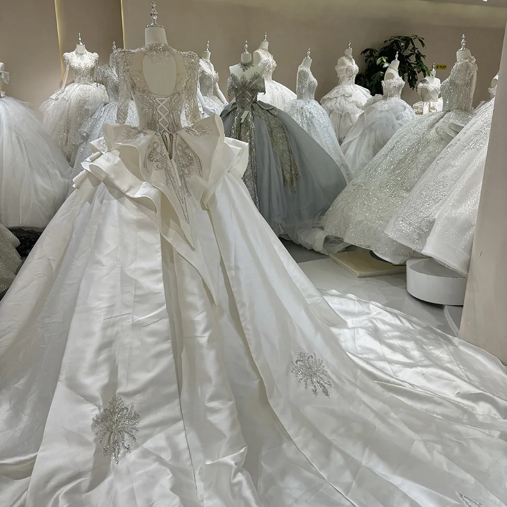 2026 Elegant V-neck Sparkling Princess Wedding Dress Bohemian Beach Long Sleeve Bride Dress Customization robe de mariée