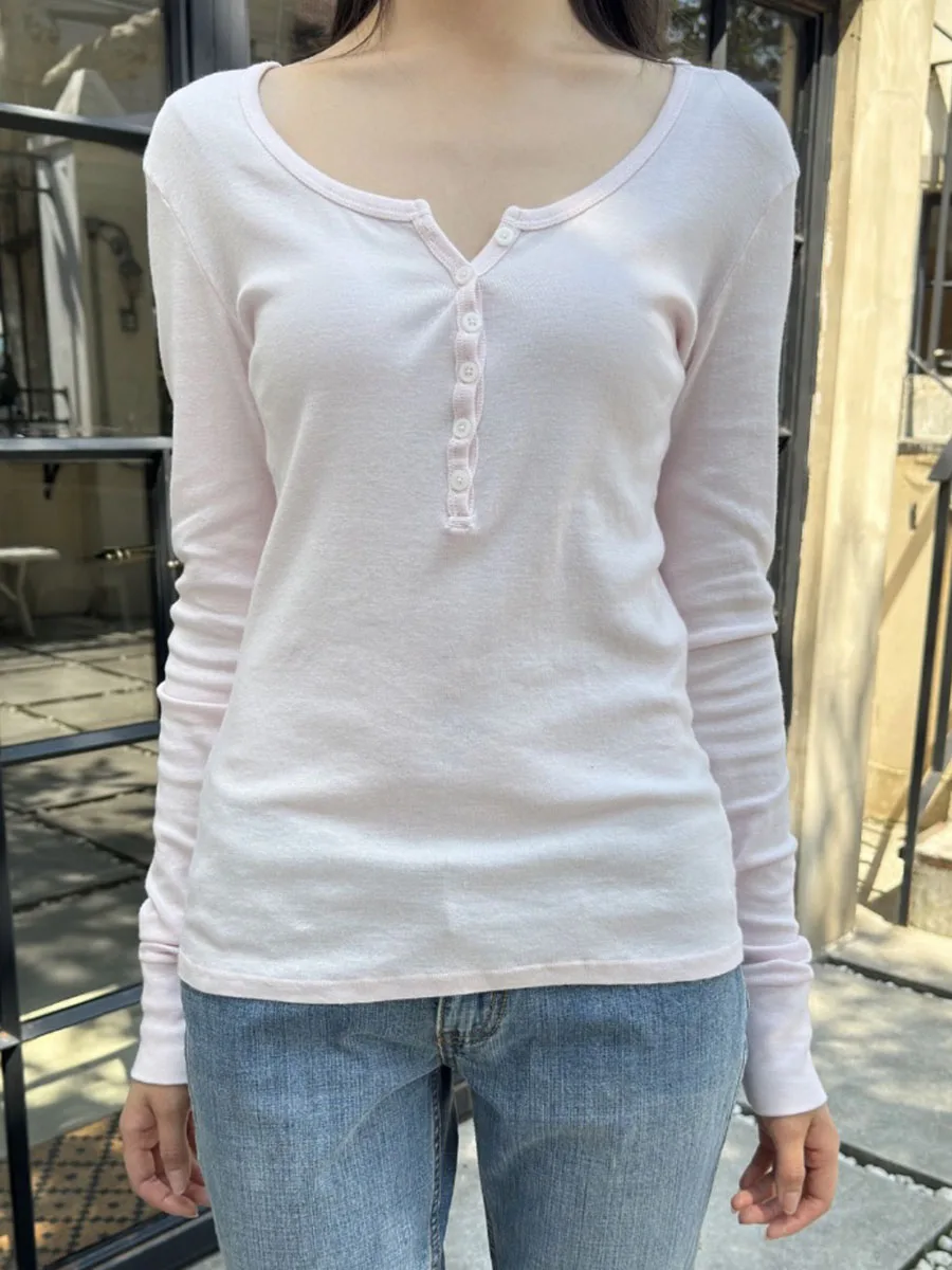 Camiseta de manga larga básica fina de color rosa claro para mujer, camisetas ajustadas de algodón con seis botones y cuello redondo, camisetas informales simples y dulces