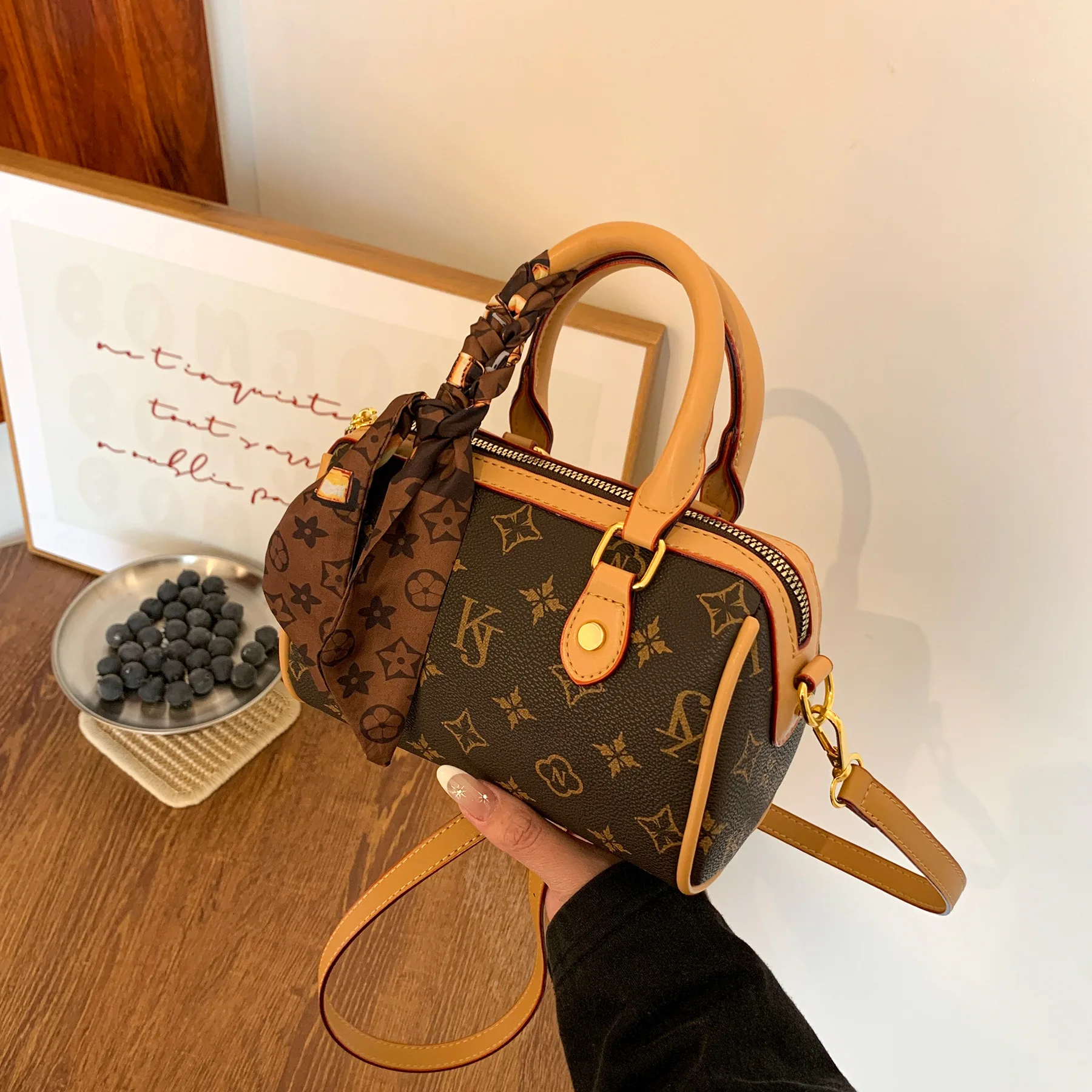 

Роскошная сумка-подушка 2025 года, шикарная женская сумка через плечо, универсальная сумка через плечо, минималистичная сумка «день-ночь», текстурированная сумка-слинг