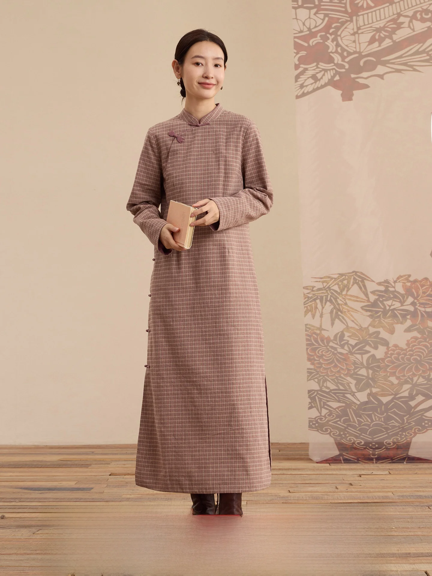 

Очаровательное винтажное нежное хлопковое платье-ципао в клетку А-силуэта с разрезом, оригинальный дизайн, удобное, дышащее, с длинными рукавами, полной длины