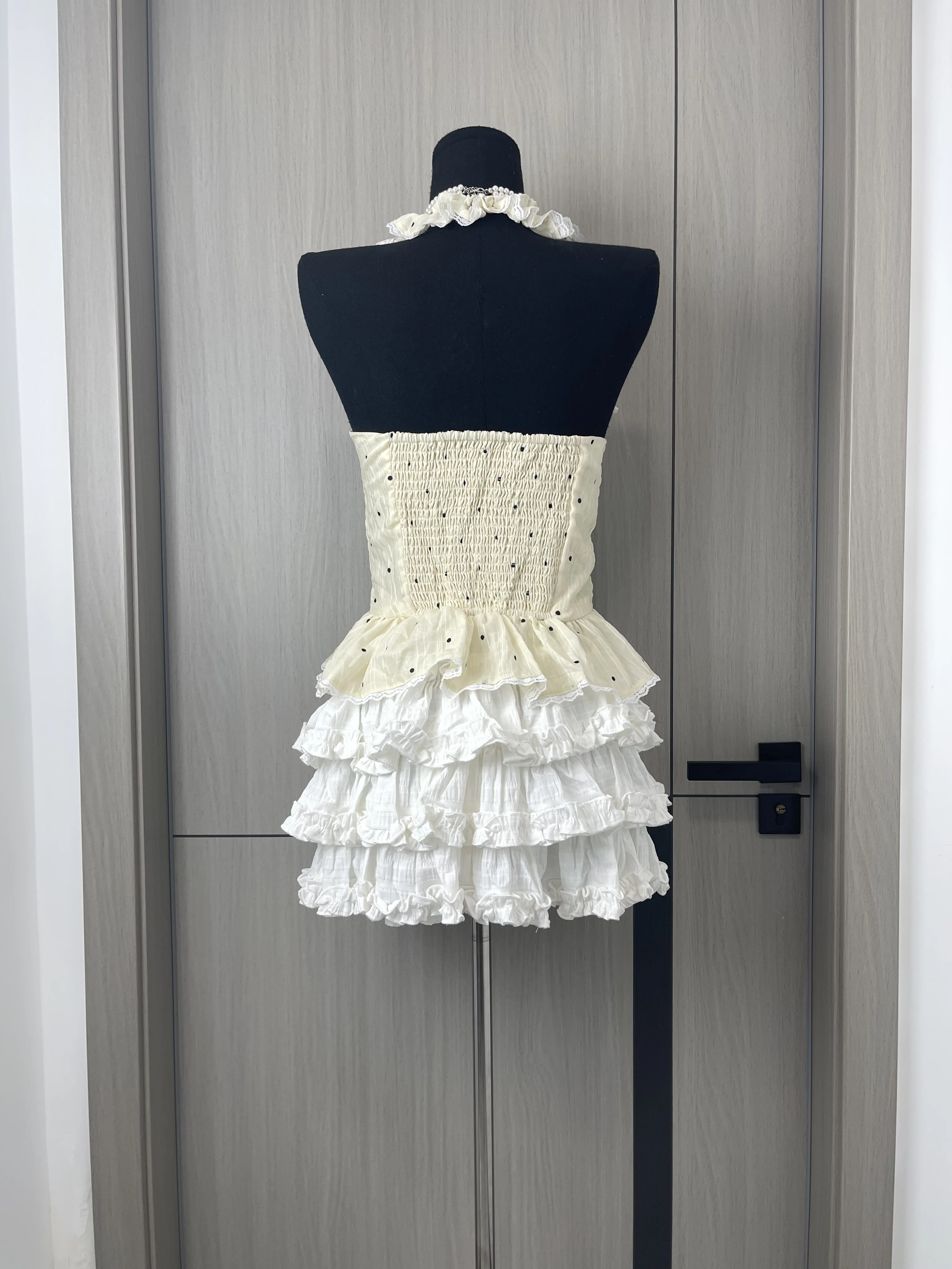 

Сексуальный топ с лямкой на шее и оборками в горошек, мини-юбка, комплекты из двух предметов, модный клуб, ночной бар, женский наряд, праздничное платье