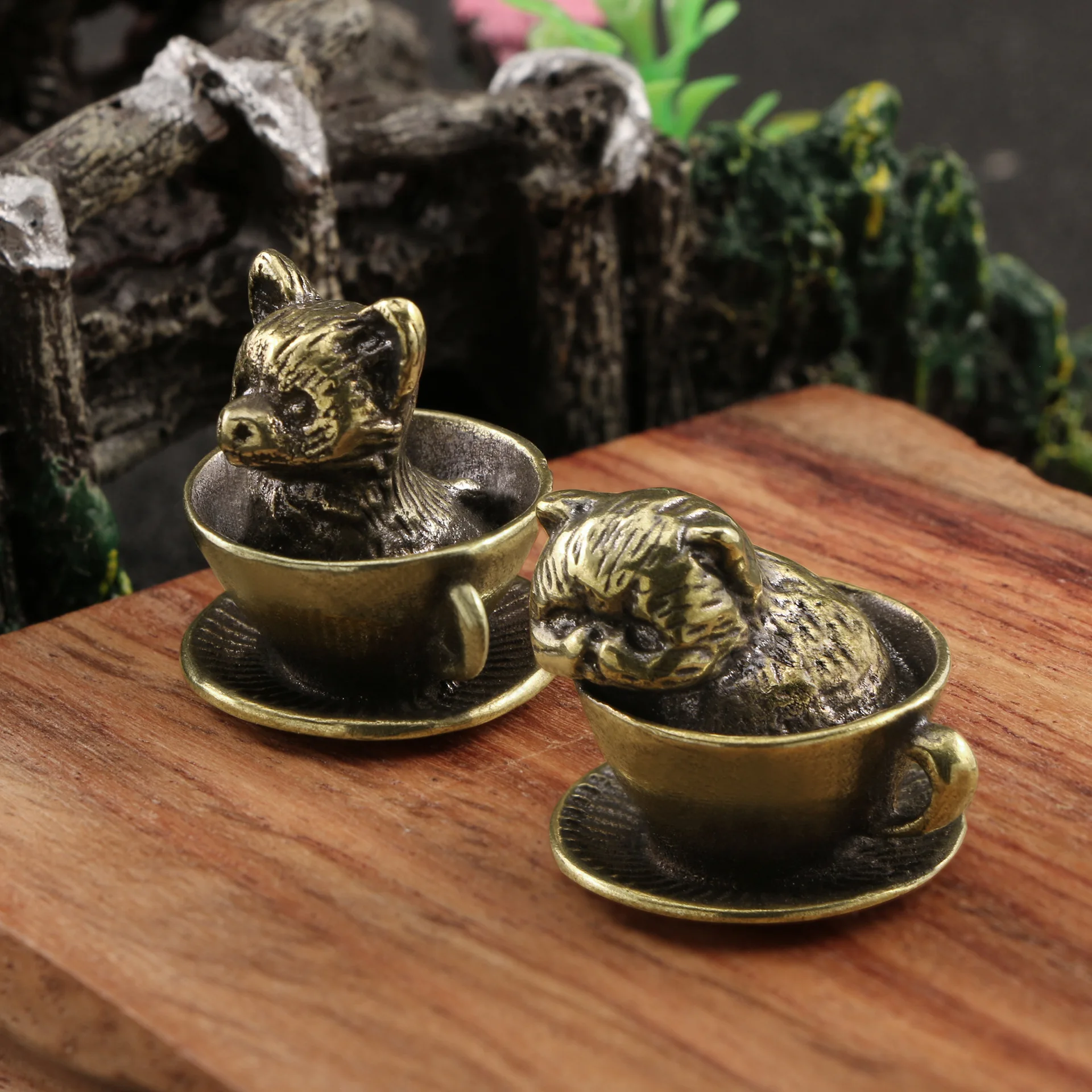 

Retro Solid Brass Cute Cup Cat and Dog Figurines Miniature Funny Toy Craft Desktop Small Ornaments Home Decor Accessories Gift