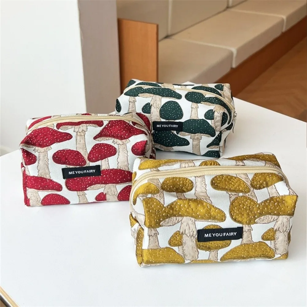Cute Portable Cosmetic Pouch Large Capacity Washable Coin Key Purse Mushroom Printing Handbag for Women