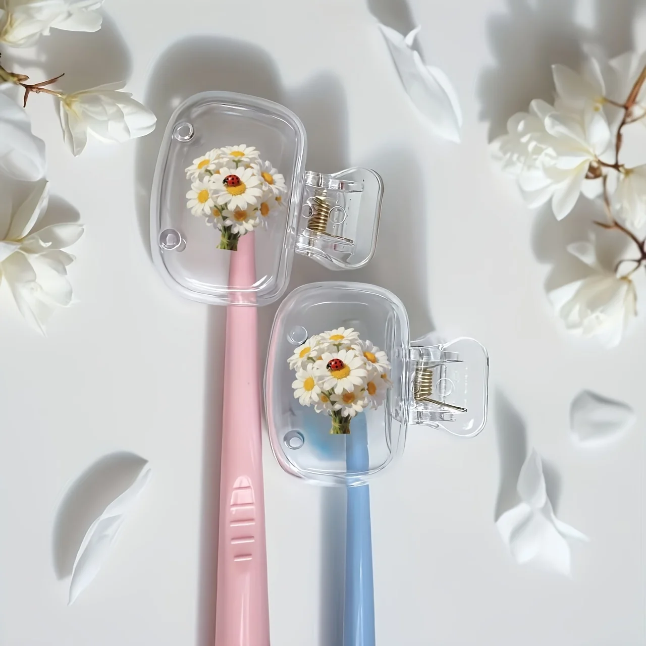 2pcs Daisy Toothbrush Clip Portable Combination Set Household Brush Clip Protective Cover for Family And Travel Use Party Gifts