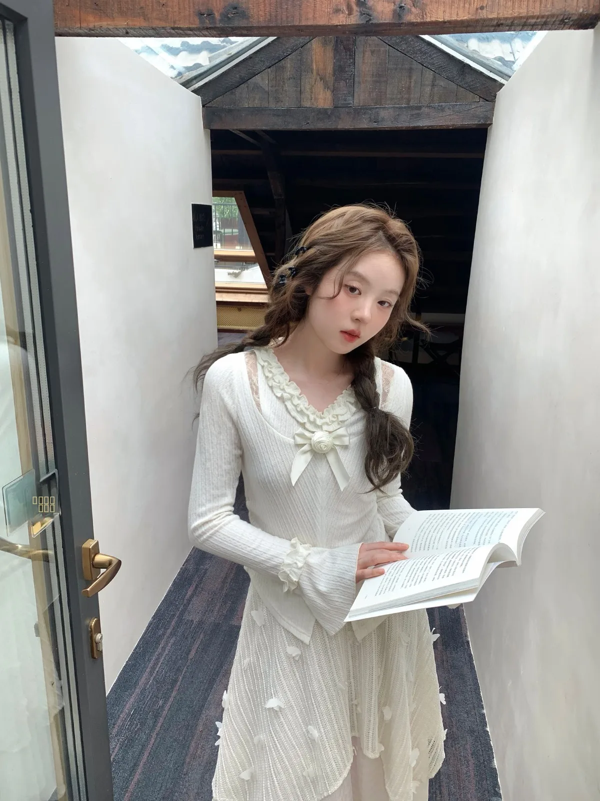 

Large Size Women's Long Sve Hollow out Base irt Bell Sve Casual Sle Polyester Fiber Top for Autumn plus Size