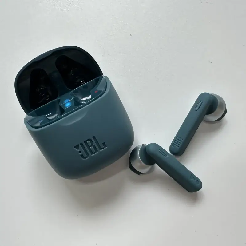 JBL Tune 220TWS بلوتوث ستريو عاربودس مع صوت باس، ميكروفون تقليل الضوضاء JBL T220 tws - 5