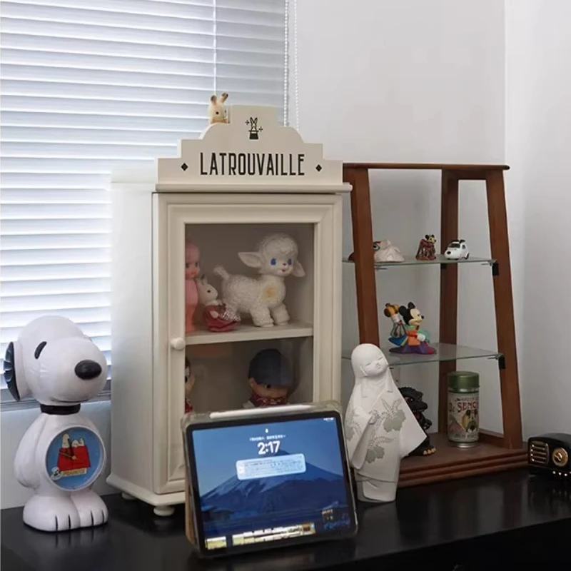 خزانة عرض زجاجية من الفانيليا الفرنسية للدمى والمقتنيات عرض تحف مقاوم للغبار مع أبواب كريم شخصيات كرتونية جمالية #5