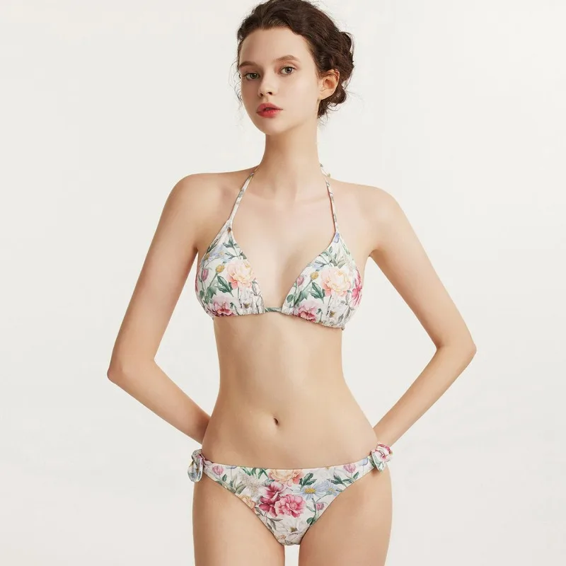 Nowy damski retro bikini z nadrukiem, trzyczęściowy, europejsko-amerykański seksowny strój kąpielowy dwuczęściowy z wiązaniem na szyi, idealny na wakacje na plaży.