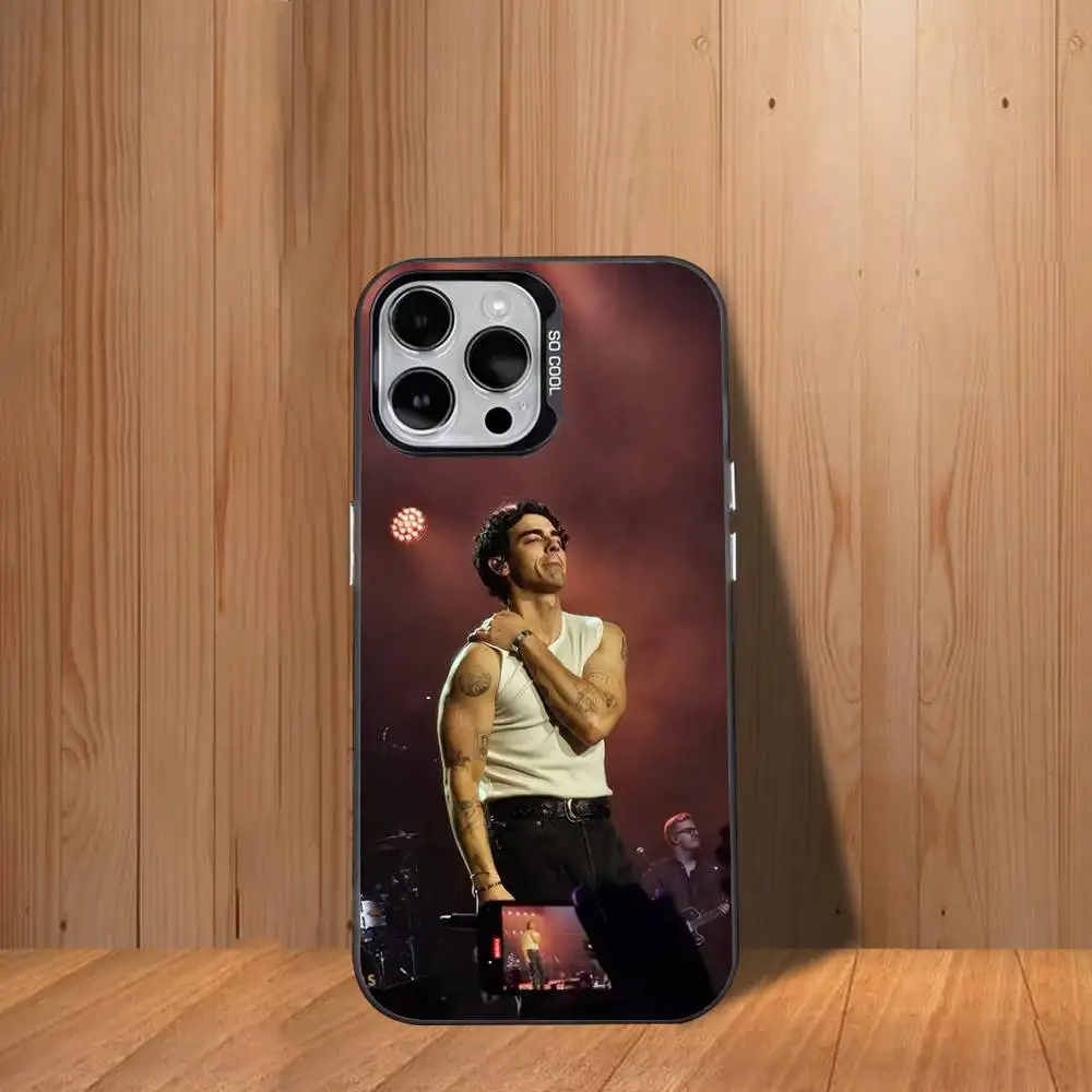 歌手ジョー・J-ジョナス-ES iPhoneケース iPhone 17、16、15、14、13、12、11、Mini、Pro、SE、MAX対応 ホワイトマット耐衝撃カバー