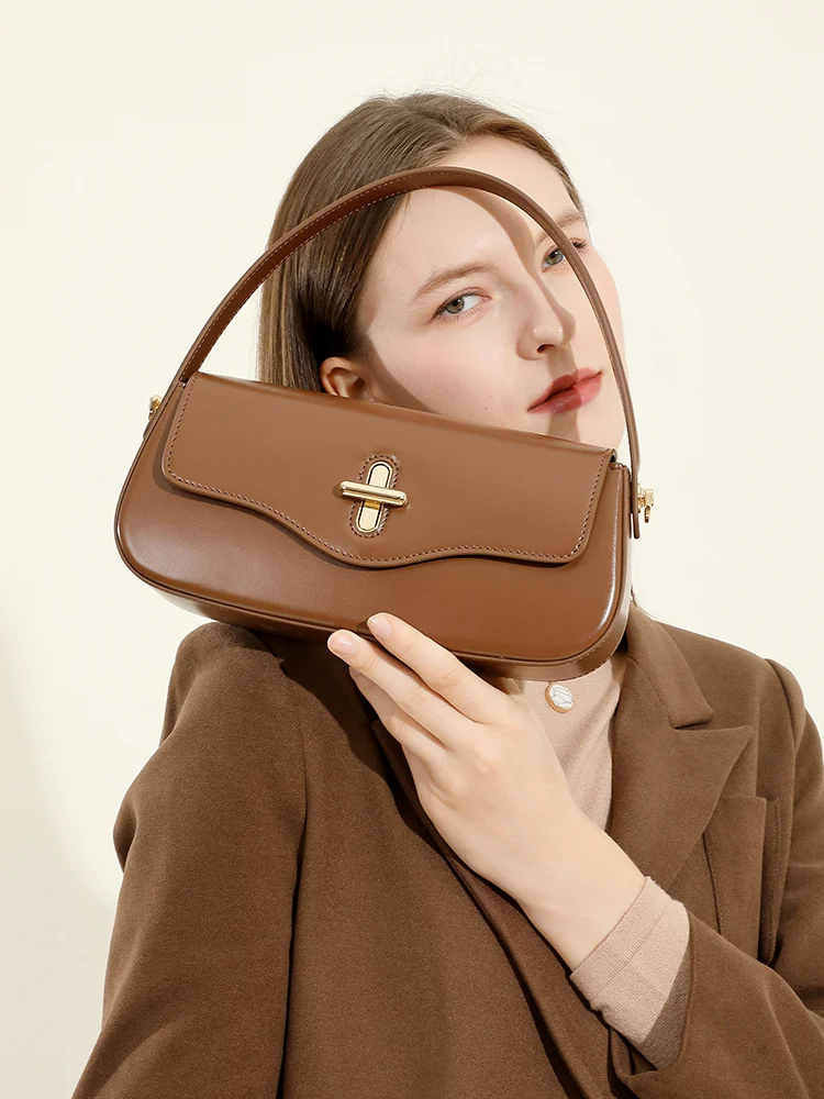 حقيبة يد أنيقة من الجلد الطبيعي لعام 2025 للنساء حقيبة كتف بمقبض علوي مع حزام قابل للفصل ومحفظة تحت الإبط