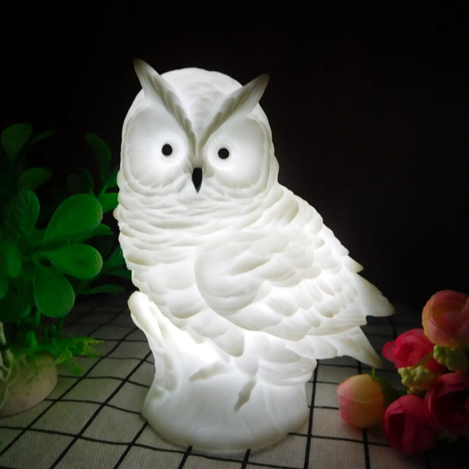 Exquisite Owl Shape Animal Shade Desk Lighting Night Light Shell for Wedding Decor Desk Lights Decorative Feather LED Table Lamp image 4