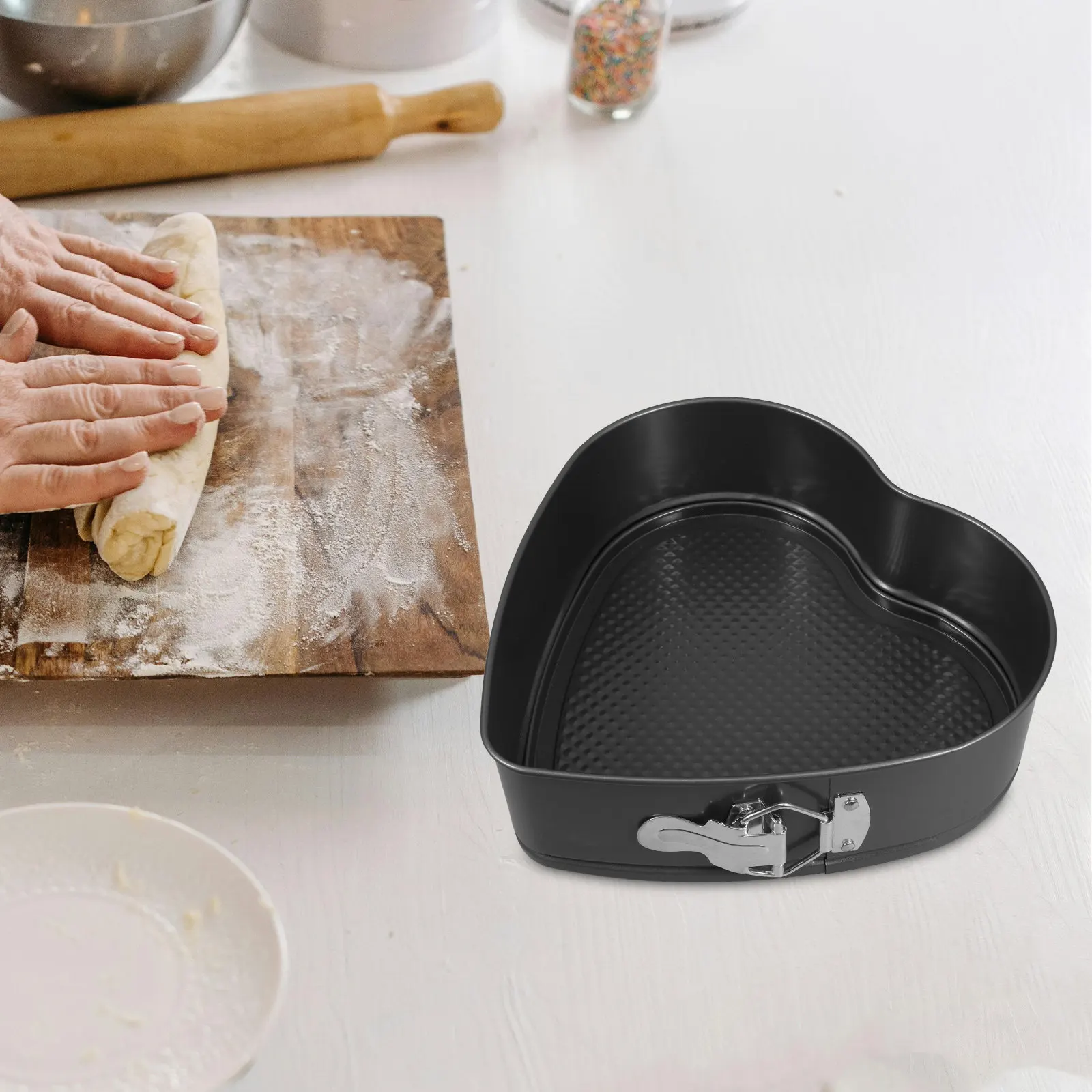 

Heart Shaped Nonstick Carbon Steel Cake Mold Springform Pan Innovative Lock Design Easy Release Baking Cheesecake Dessert Pan