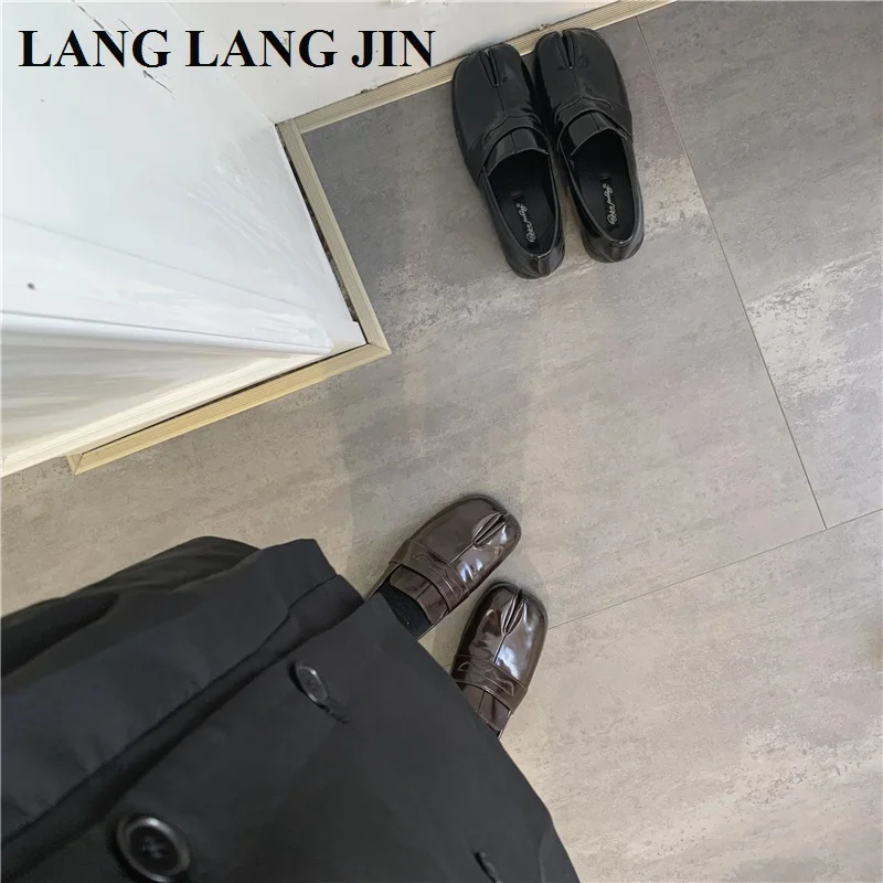 Women Flats Tabi Ninja Moccasins Round Split Toe Shallow Lazy Slip On Slingback Mules Leather Shoes Soft Loafers Slip On Ballet